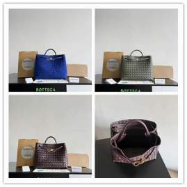 Picture of Bottega Veneta Handbags _SKUfw223582562fw